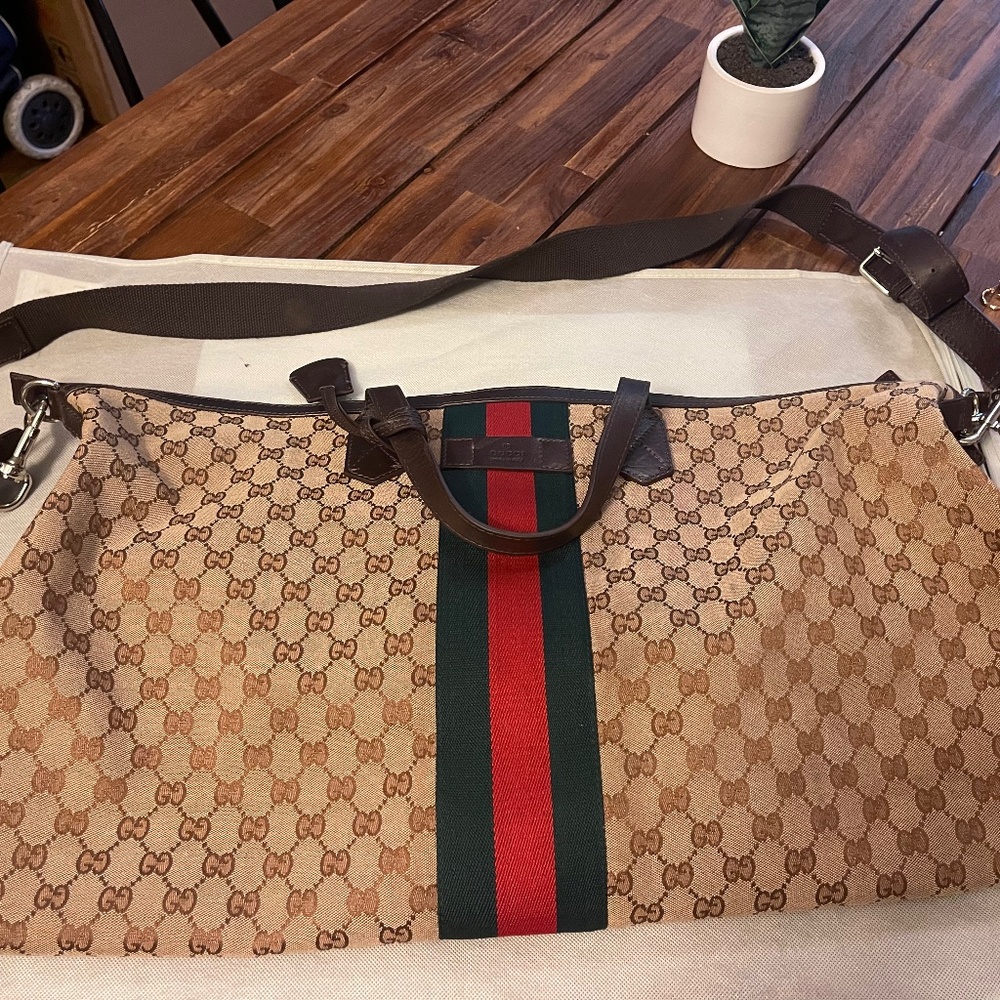 Gucci luggage bag
